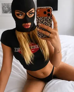Bombshell Chloe Tachker profilképe