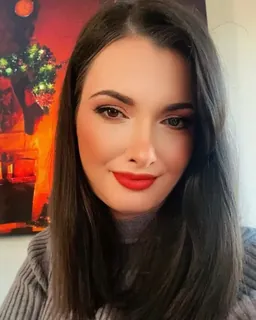 Csilla Fanpage profilképe