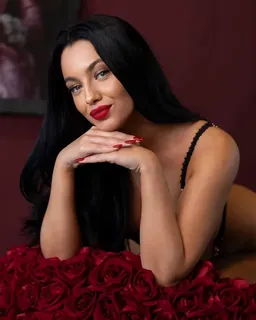 Elaya profilképe